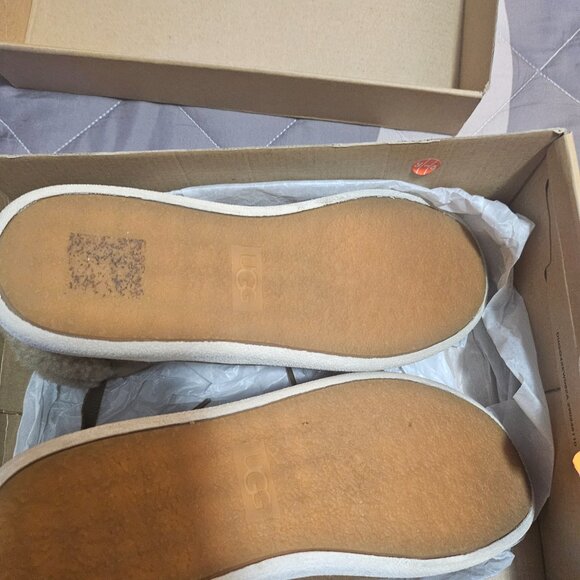 UGGs - Picture 3 of 4